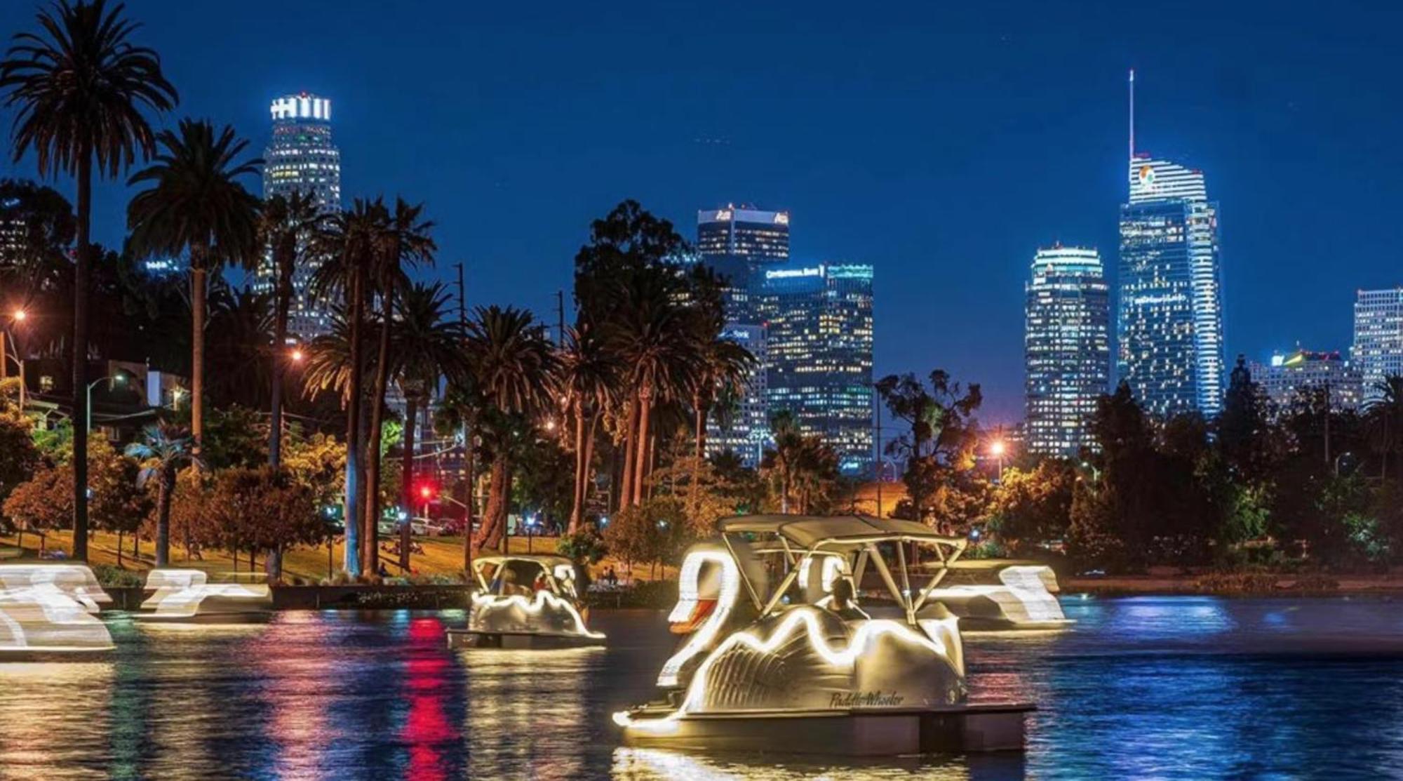 Bright Lights Central Downtown Los Angeles Exterior photo